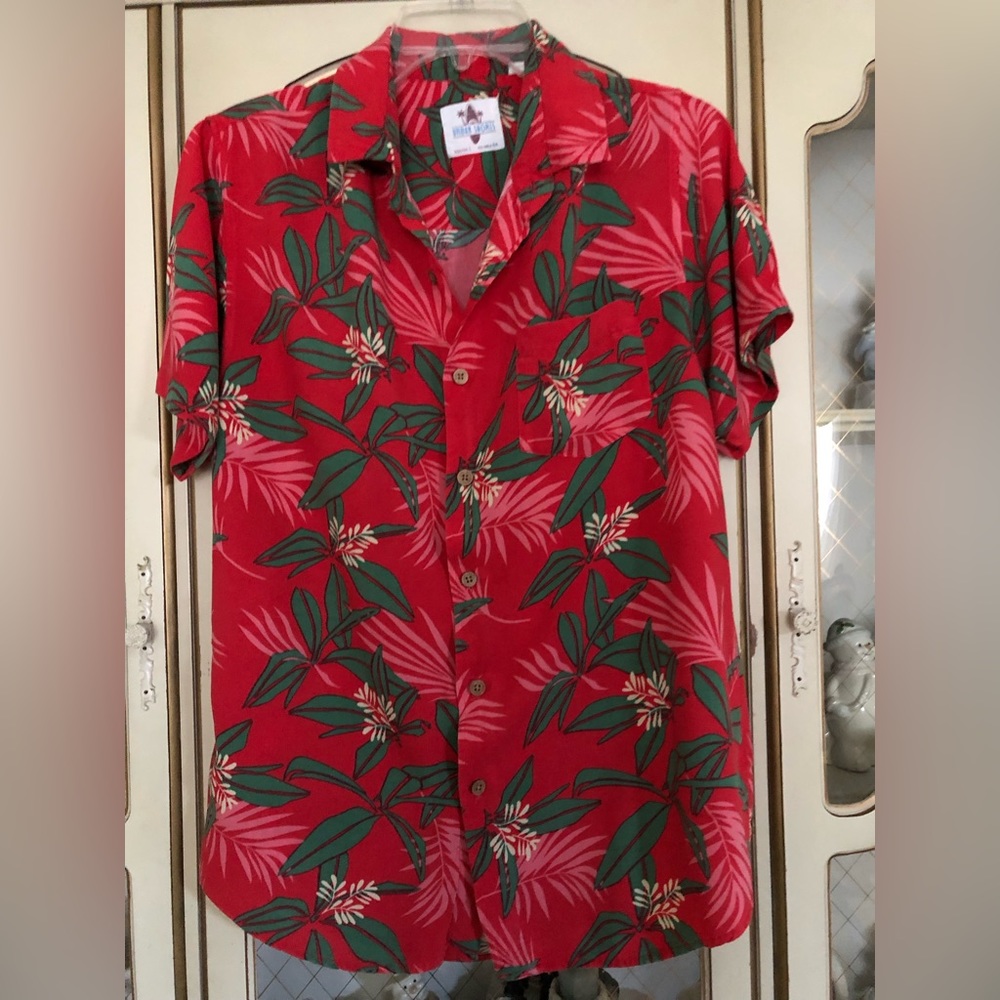 Urban Shorts burst of color men’s floral shirt size L. C;1490